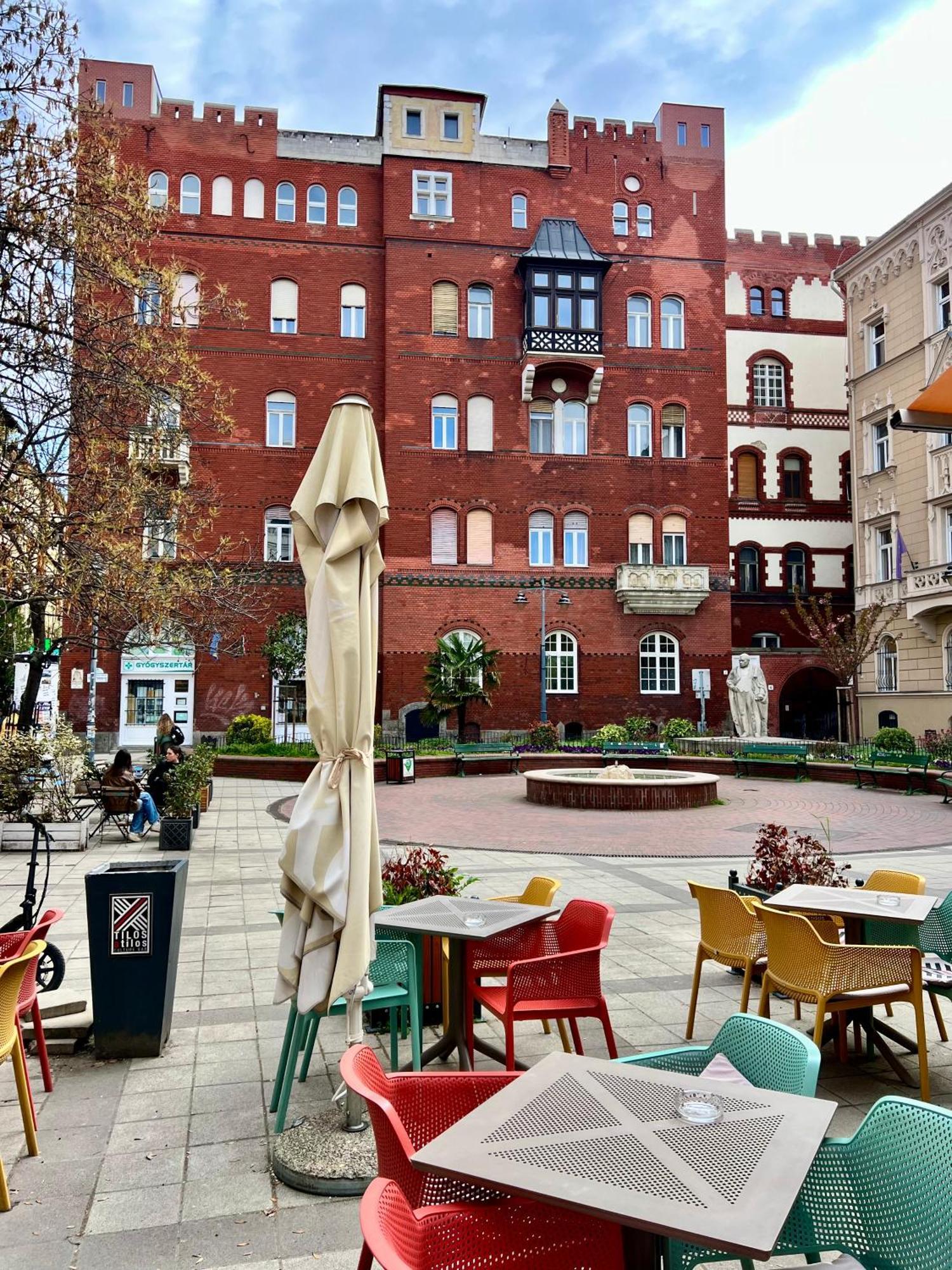 Cedar Inn Budapest - Palace District Exterior photo