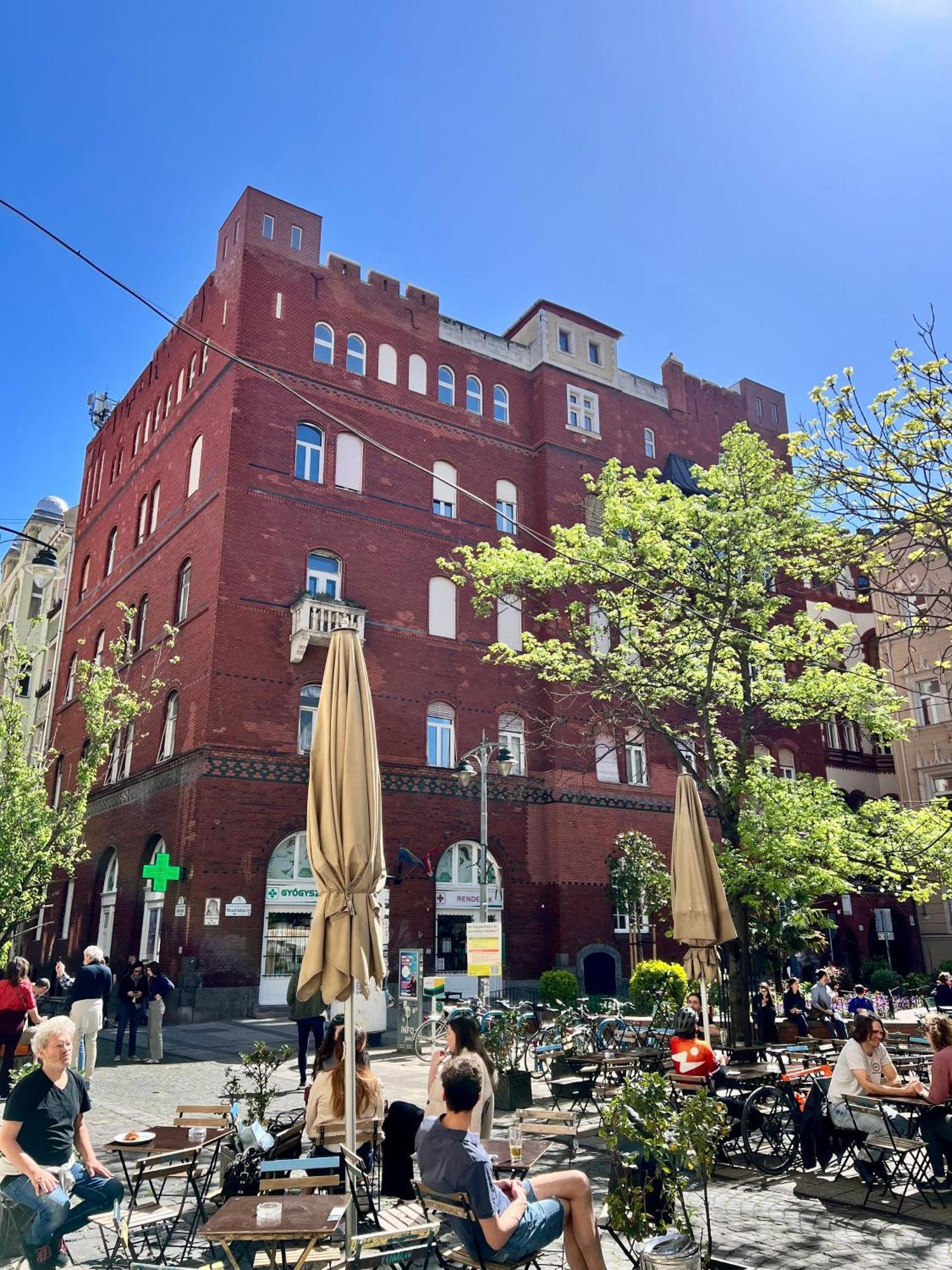 Cedar Inn Budapest - Palace District Exterior photo